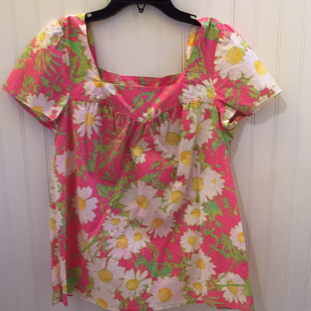 Lilly Pulitzer daisy flowered top🌸🌼